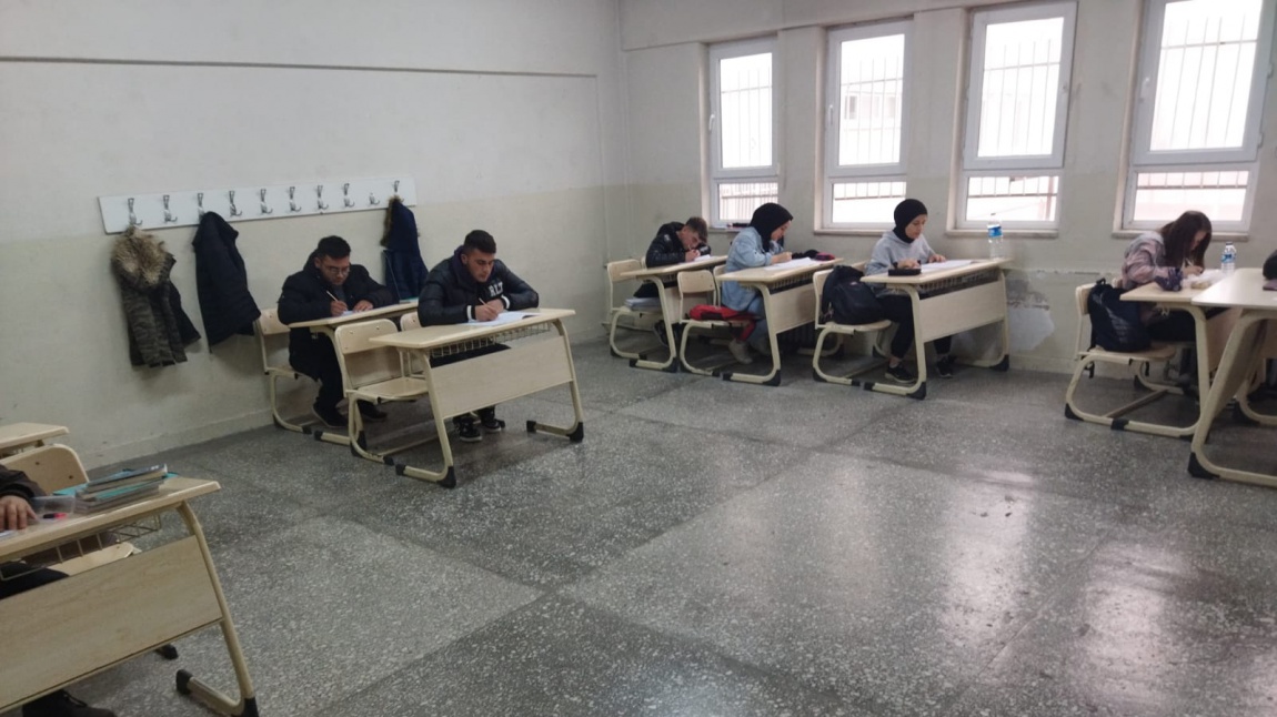12. sınıf öğrencilerine yönelik deneme sınavı uygulaması yapıldı.   